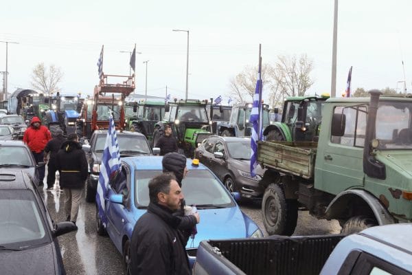 Grčki poljoprivrednici "kolapsirali" Grčku