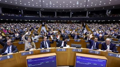 Davos kao detonator novih tenzija: zbog agresivne politike Trampa - dolar u padu