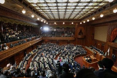 Tramp bere investicije kao zrele plodove: Japan, Indija i Južna Koreja u SAD donose stotine milijardi dolara