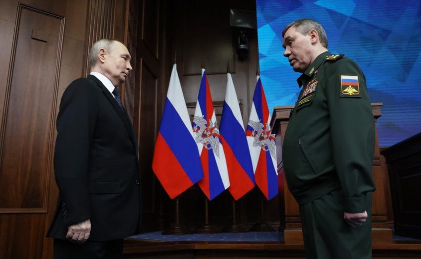 Putin i NGŠ Vladimir Putin i načelnik Generalštaba Oružanih snaga RF, general-armije Gerasimov