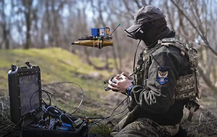Ukrajinski dronovi u akciji: vojnik, operater dronova