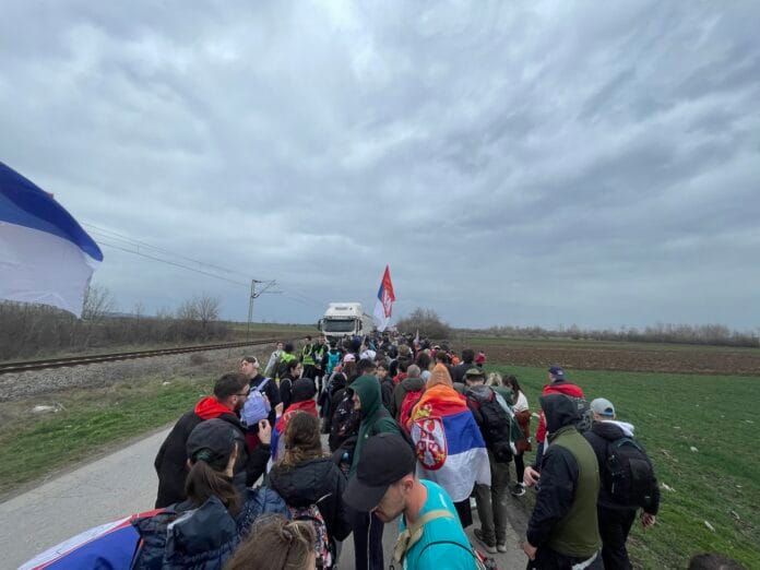 Studenti: prepešačiti Srbiju