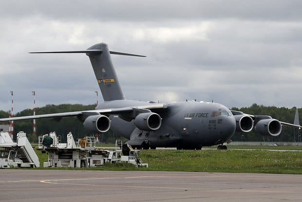 Kremlj "ne zna": američki vojni avion u Moskvi