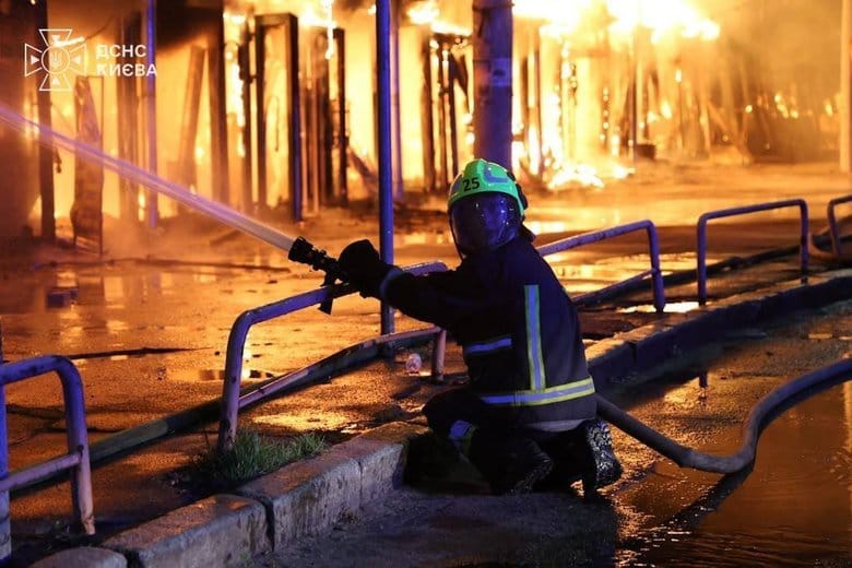 Ukrajina: Kijev, pijaca u plamenu