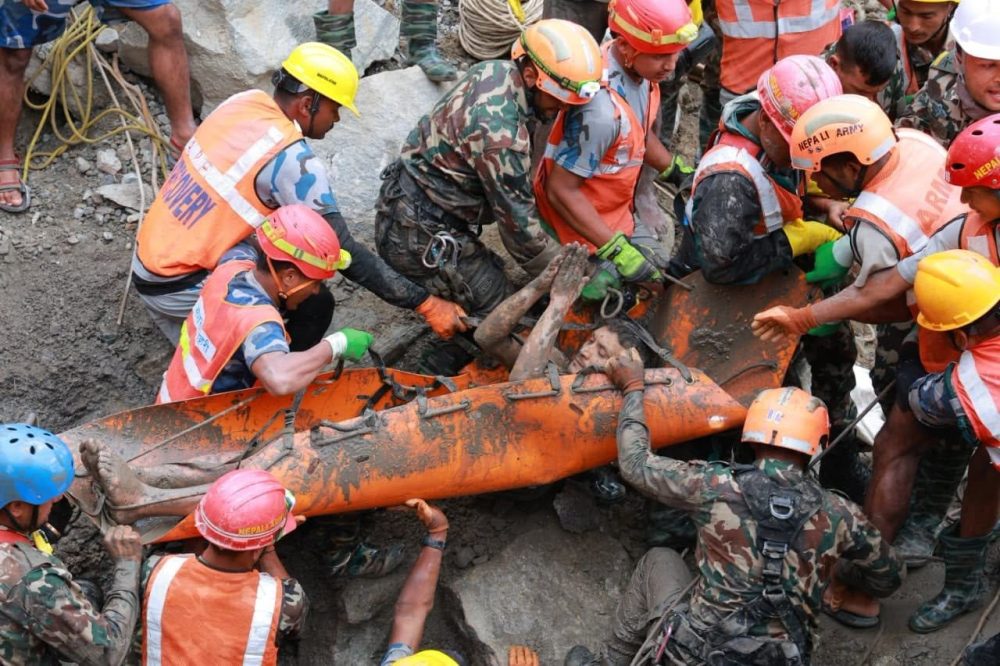 Katastrofa u Nepalu: spasavanje radnika iz zatrpane hidrocentrale