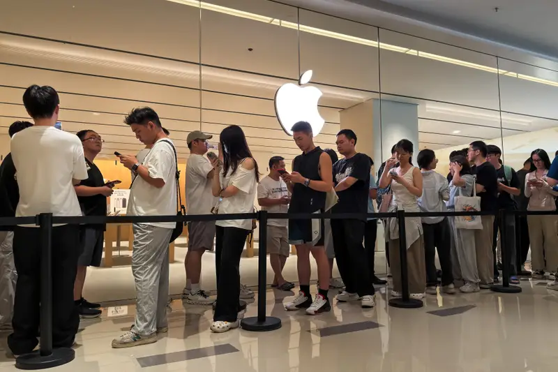Pametni telefoni kao opsesija: red za kuovinu iPhone 18