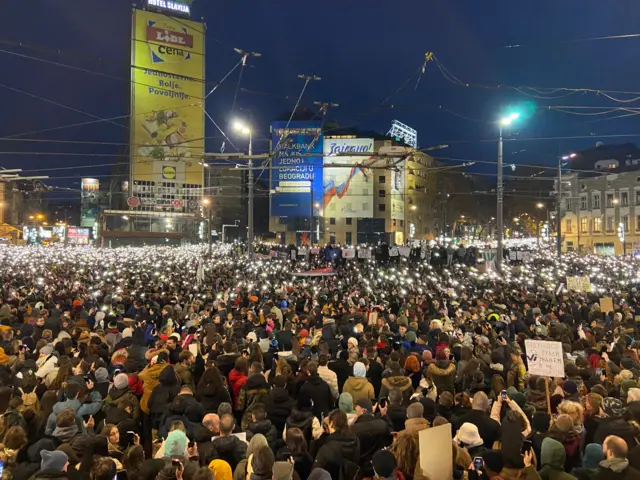 Studenti Slavija 2024. Skup Studentske liste na Slaviji: desetine hiljada građana, Ustav u rukama i kolo pred izbore